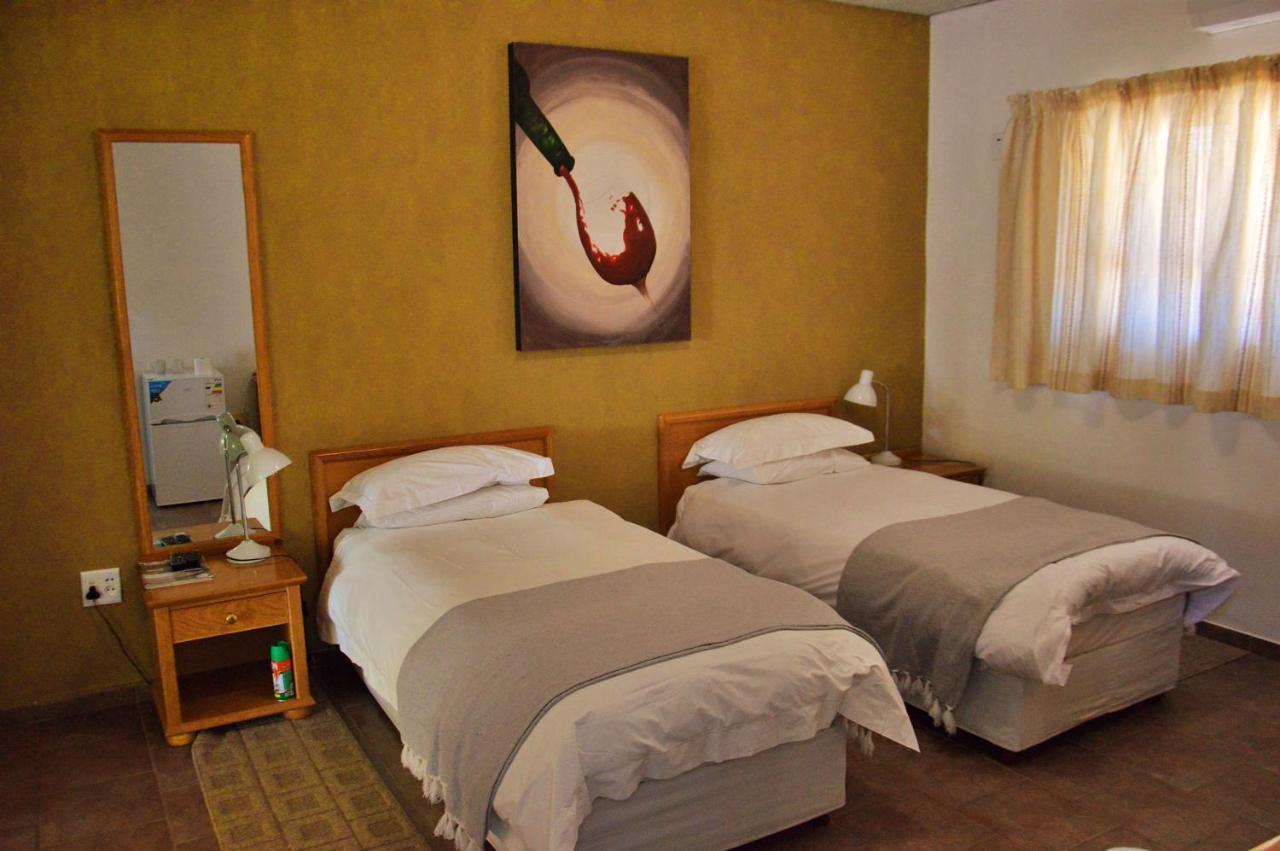 Central Hotel 奥马鲁鲁 外观 照片
